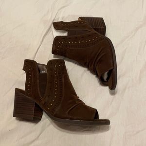 Size 7 Open Toed Brown Booties